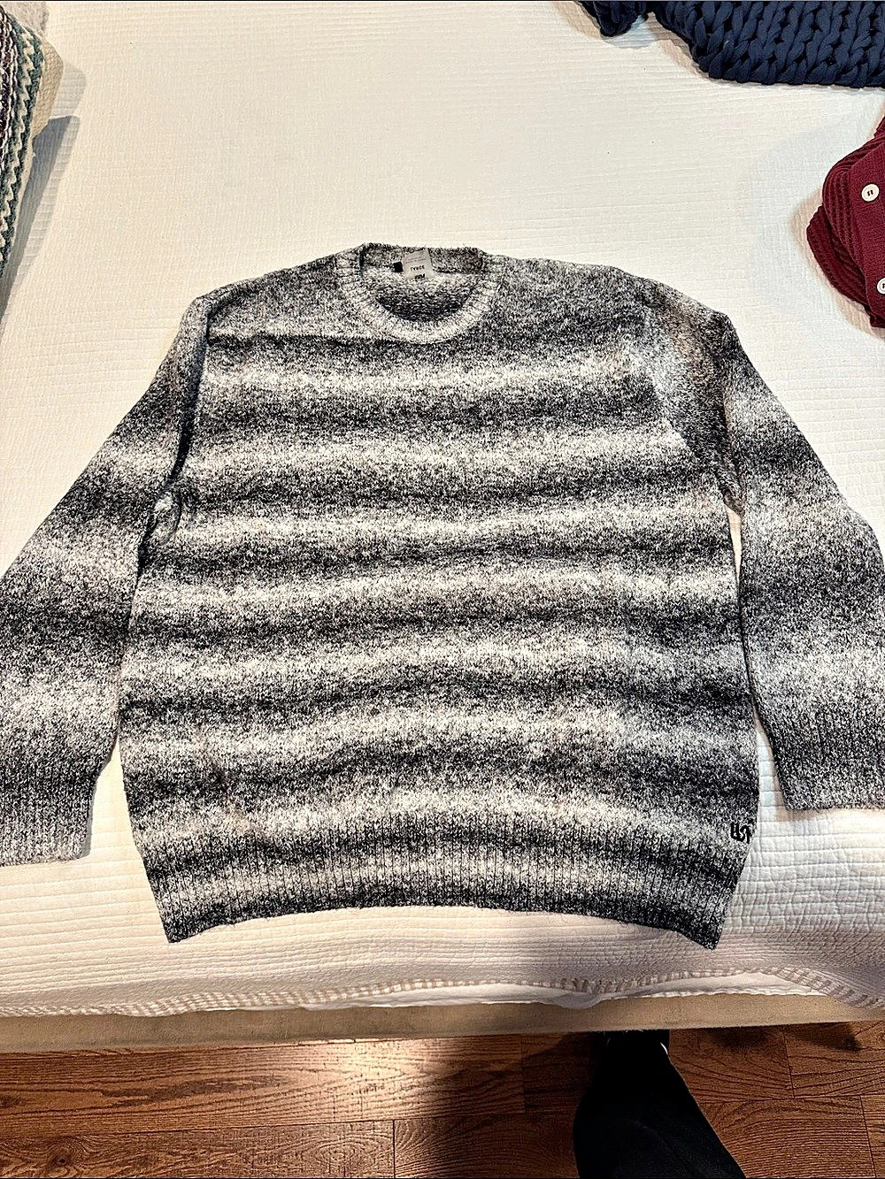 VRST Striped Crewneck Sweater in Gray & Black Size Large